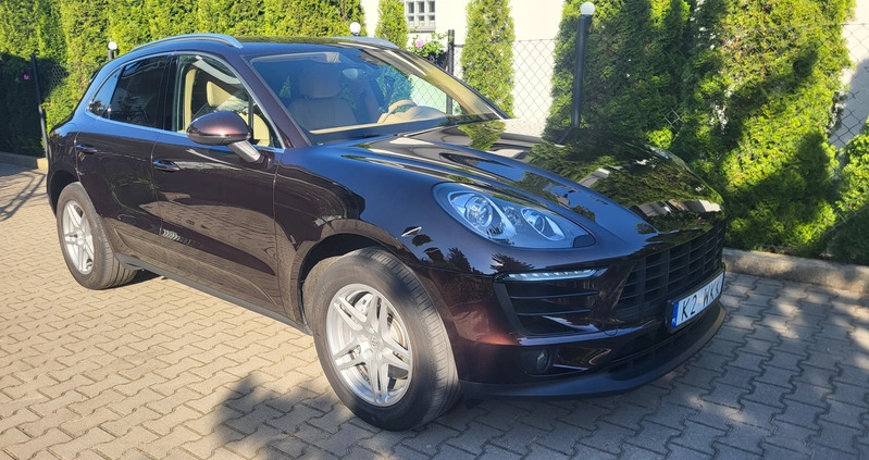 Porsche Macan cena 159500 przebieg: 139500, rok produkcji 2015 z Sochaczew małe 121